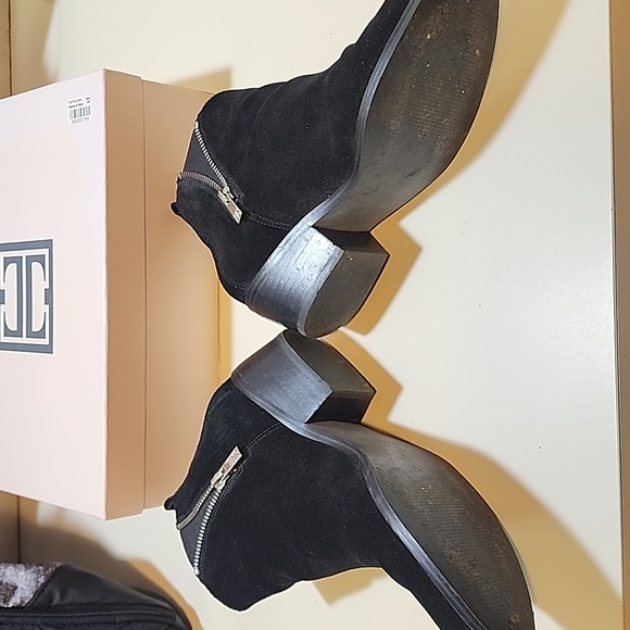 Ivanka Trump Black Ankle Boot Size 8.5 - Picture 3 of 8